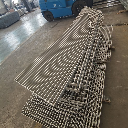 定制鋼格板 vs 標準尺寸？哪種更劃算？