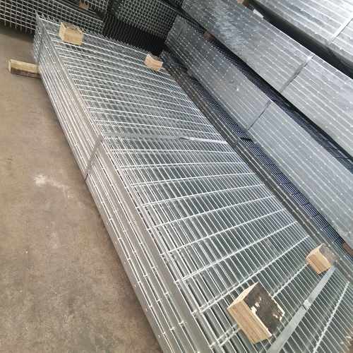 鋼格柵材質怎么挑？一文讀懂碳鋼、不銹鋼的優劣勢