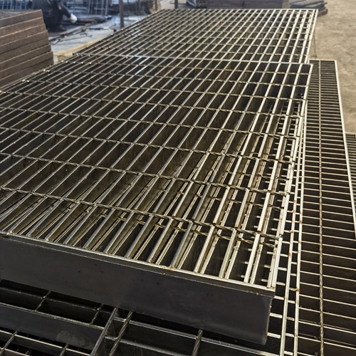 鋼格板現(xiàn)場切割要注意哪些細(xì)節(jié)