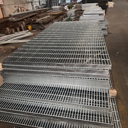 音樂節(jié)舞臺(tái)搭建必用鋼格板，承重強(qiáng)還易拆卸